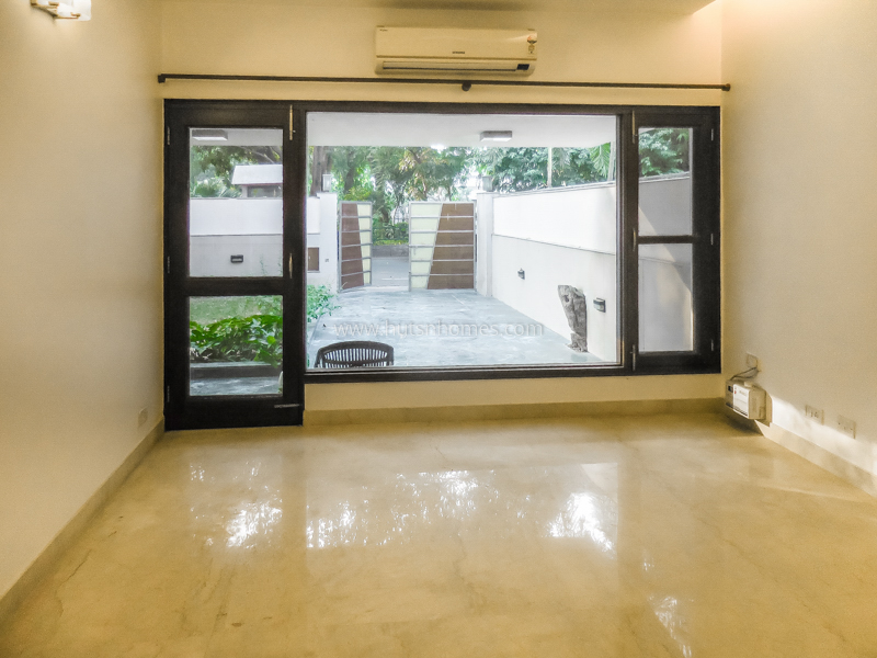 7 BHK House For Rent in Chanakyapuri