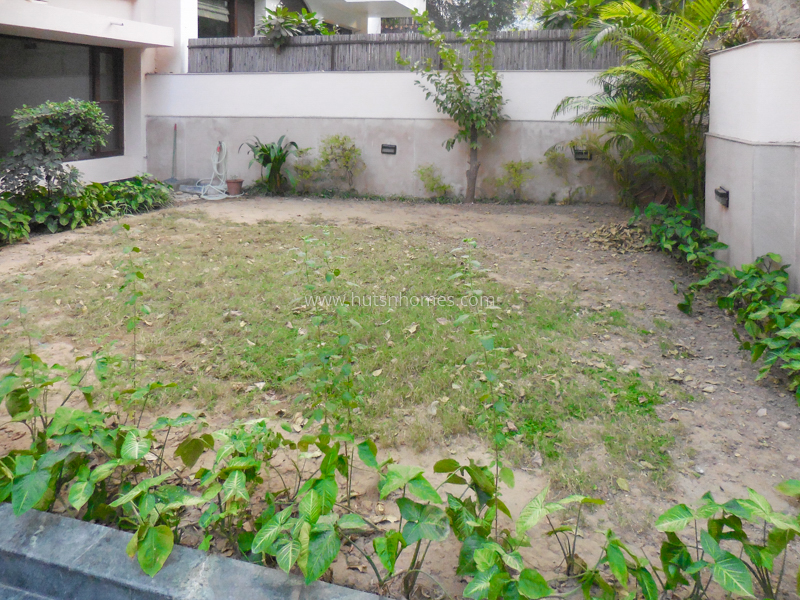7 BHK House For Rent in Chanakyapuri