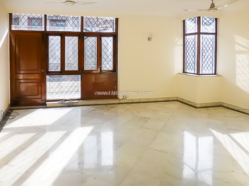 3 BHK Flat For Rent in Defence Colony
