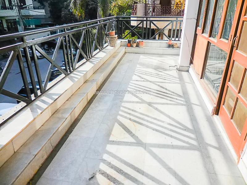 3 BHK Flat For Rent in Defence Colony