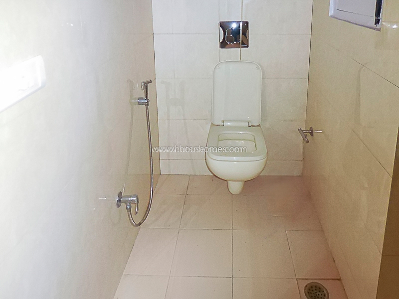 3 BHK Flat For Rent in Defence Colony