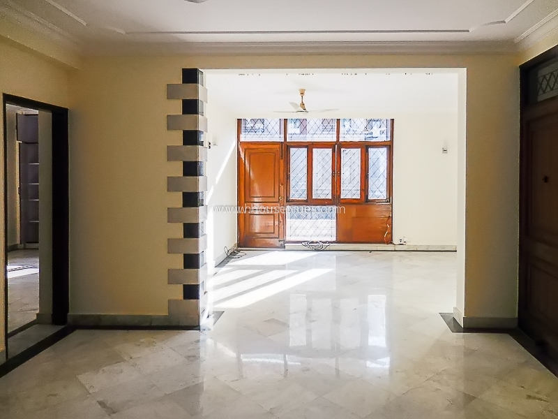3 BHK Flat For Rent in Defence Colony