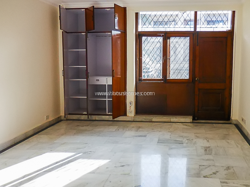 3 BHK Flat For Rent in Defence Colony
