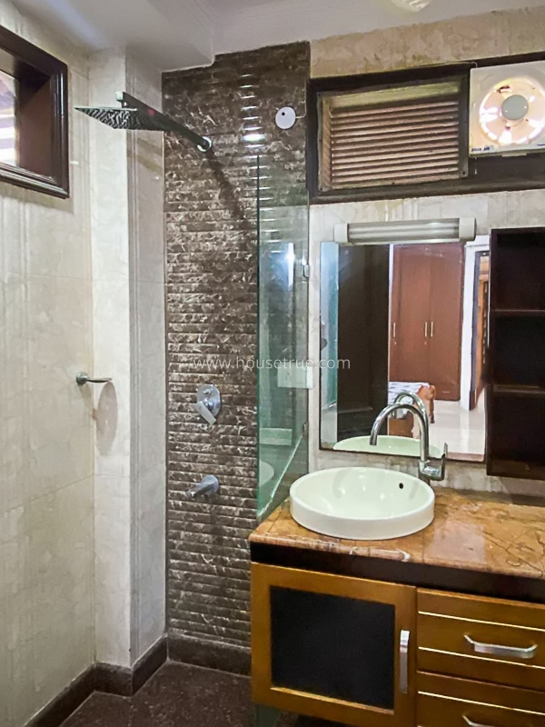 3 BHK Flat For Rent in Jangpura Extension