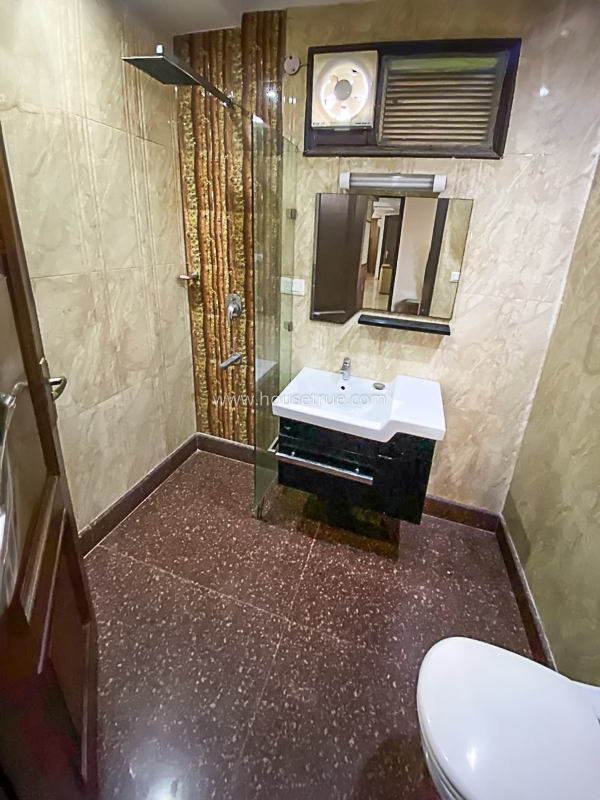 3 BHK Flat For Rent in Jangpura Extension