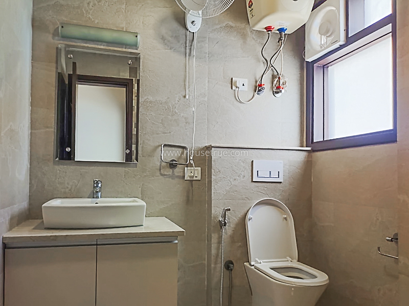 3 BHK Flat For Rent in Safdarjung Enclave