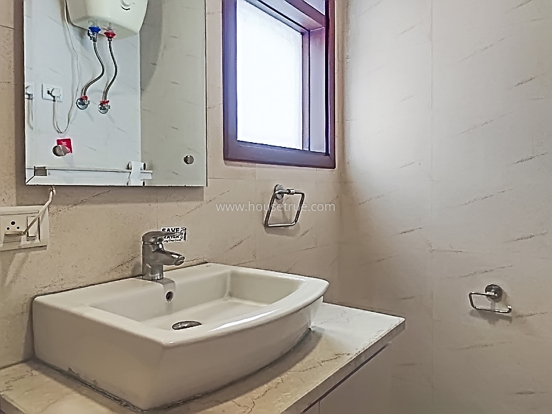 3 BHK Flat For Rent in Safdarjung Enclave