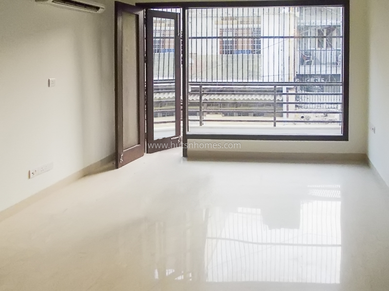 4 BHK Flat For Rent in Safdarjung Enclave