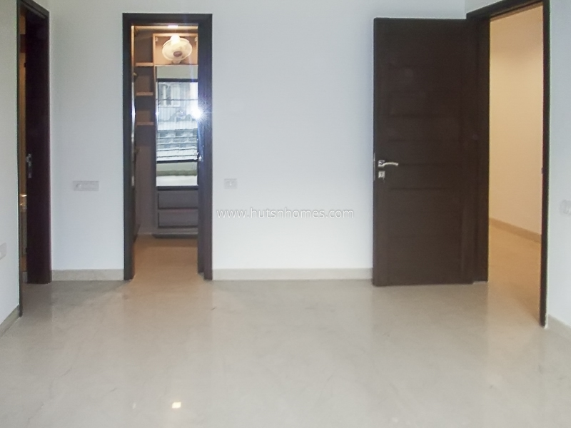 4 BHK Flat For Rent in Safdarjung Enclave