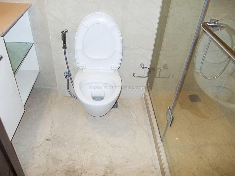 4 BHK Flat For Rent in Safdarjung Enclave