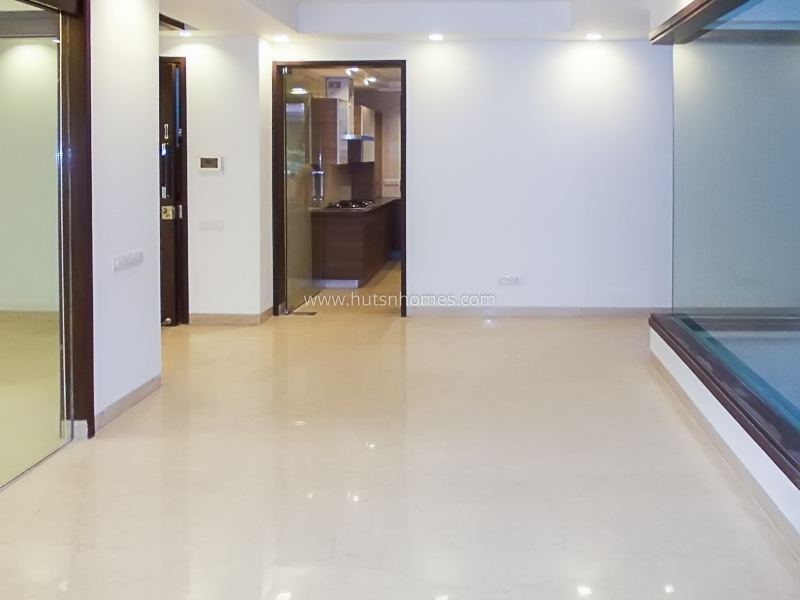 4 BHK Flat For Rent in Safdarjung Enclave