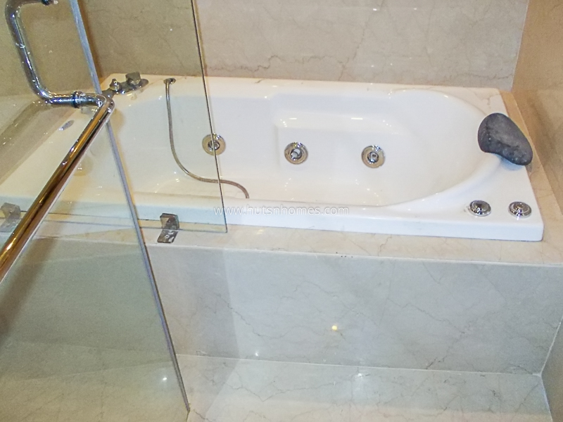 4 BHK Flat For Rent in Safdarjung Enclave