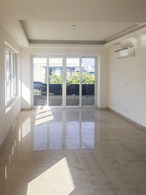 4 BHK Flat For Rent in Safdarjung Enclave