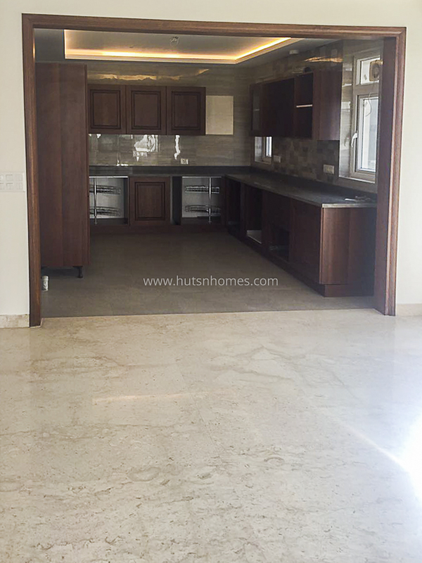 4 BHK Flat For Rent in Safdarjung Enclave