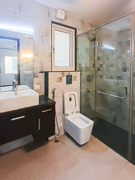 4 BHK Flat For Rent in New Friends Colony