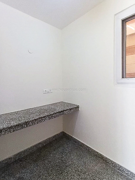 4 BHK Flat For Rent in New Friends Colony