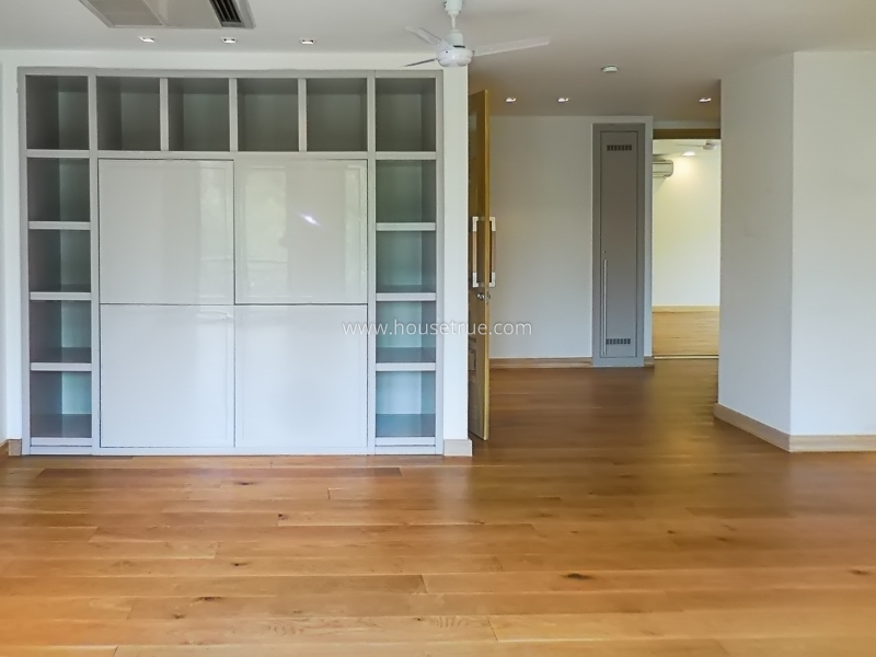 4 BHK Flat For Rent in West End Colony