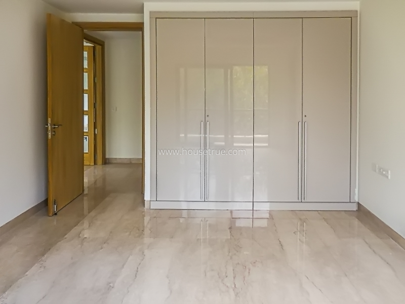 4 BHK Flat For Rent in West End Colony