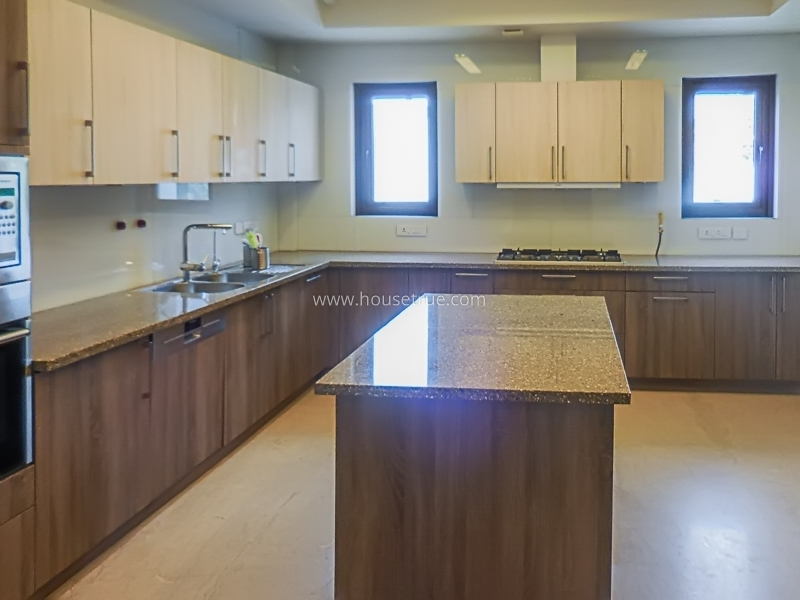 4 BHK Flat For Rent in West End Colony