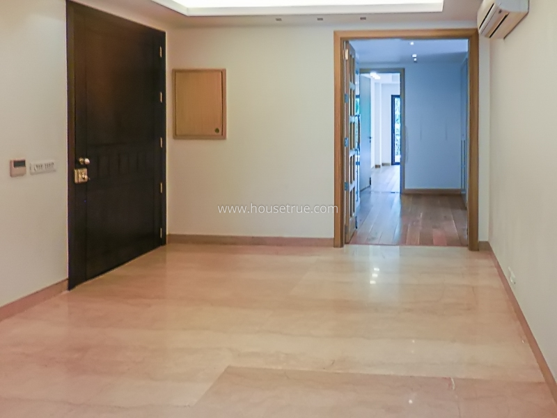 4 BHK Flat For Rent in West End Colony