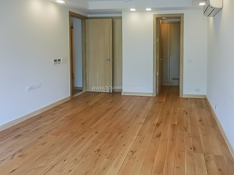 4 BHK Flat For Rent in West End Colony