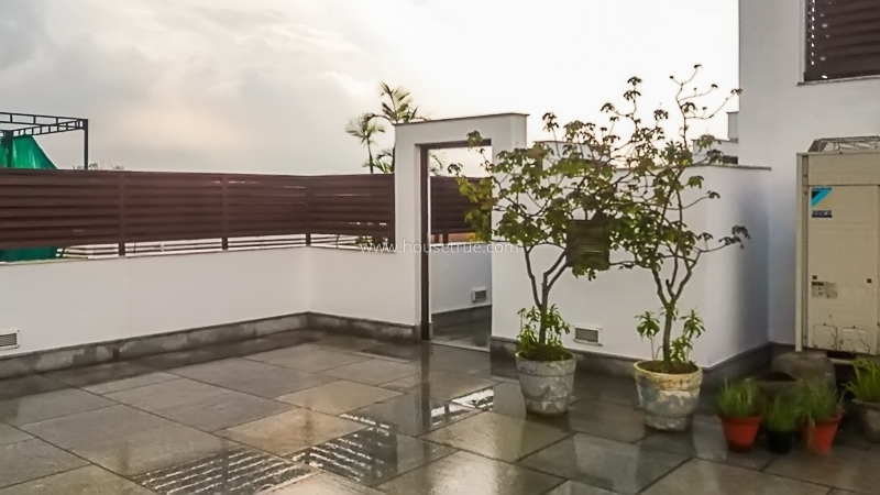 4 BHK Flat For Rent in West End Colony