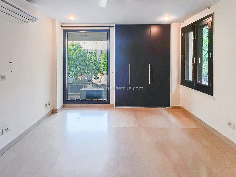 4 BHK Flat For Rent in New Friends Colony