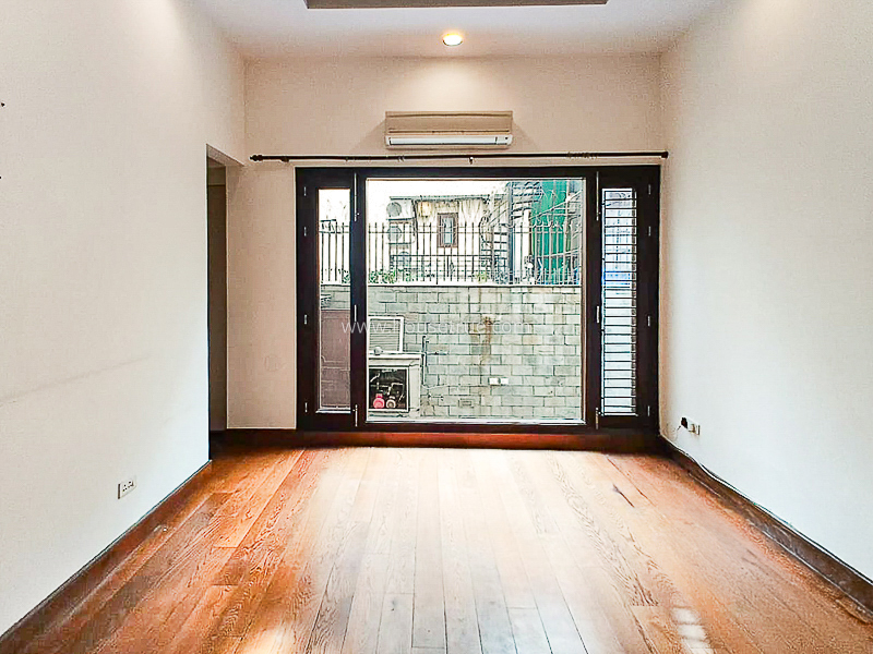 4 BHK Flat For Rent in New Friends Colony