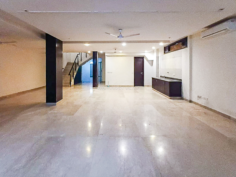 4 BHK Flat For Rent in New Friends Colony