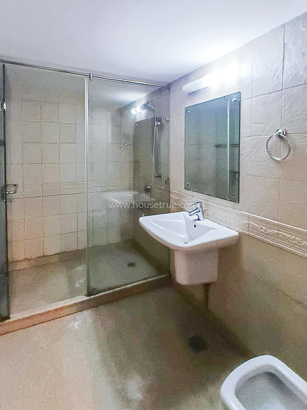 4 BHK Flat For Rent in New Friends Colony