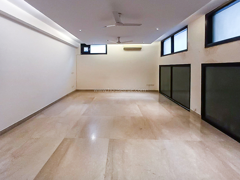 4 BHK Flat For Rent in New Friends Colony