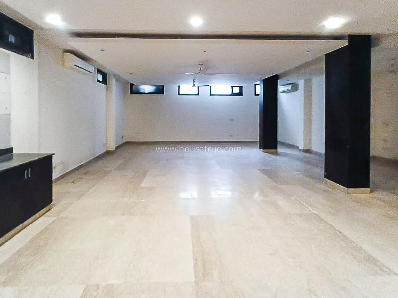 4 BHK Flat For Rent in New Friends Colony