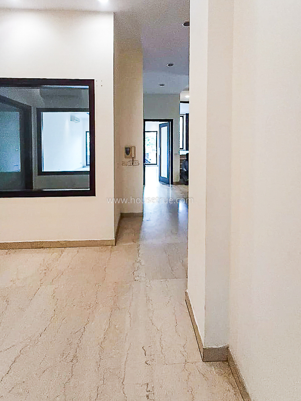 4 BHK Flat For Rent in New Friends Colony