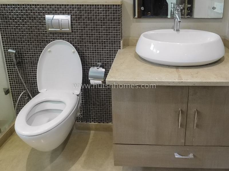 4 BHK Flat For Rent in New Friends Colony