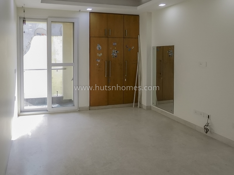 4 BHK Flat For Rent in New Friends Colony
