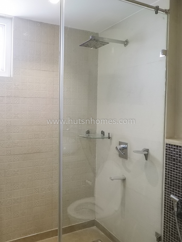 4 BHK Flat For Rent in New Friends Colony