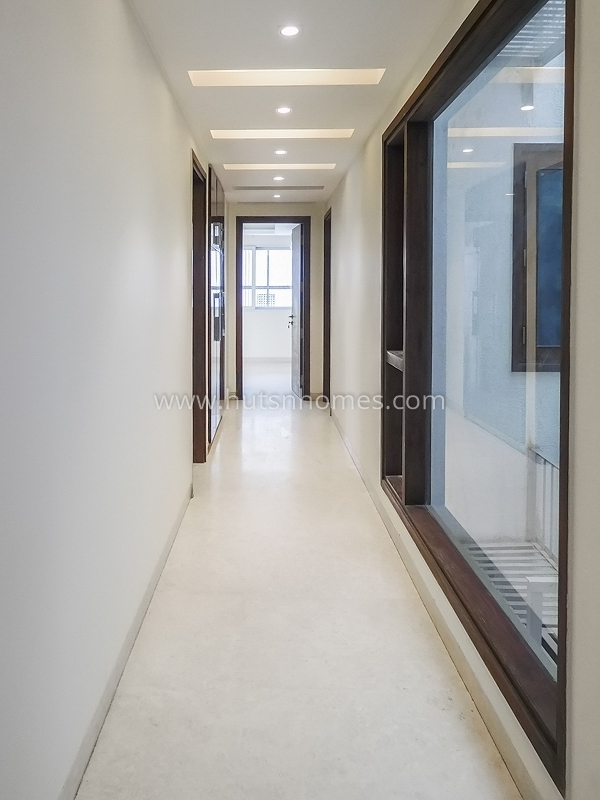 4 BHK Flat For Rent in New Friends Colony
