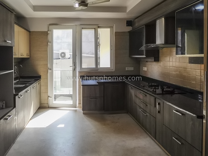 4 BHK Flat For Rent in New Friends Colony