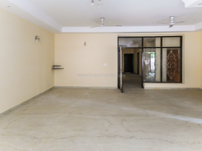 14 BHK House For Rent in New Friends Colony