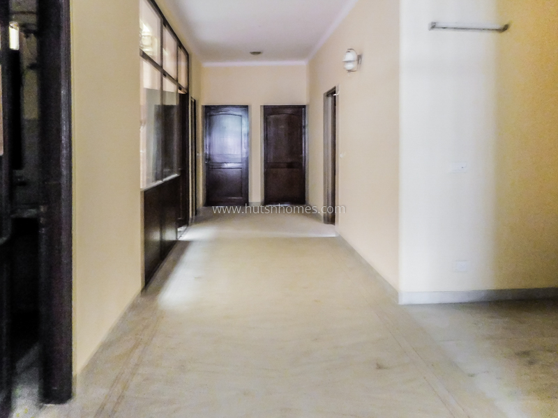 14 BHK House For Rent in New Friends Colony