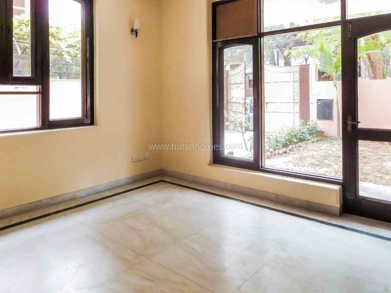 14 BHK House For Rent in New Friends Colony