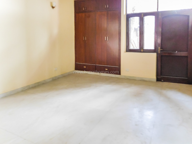 14 BHK House For Rent in New Friends Colony