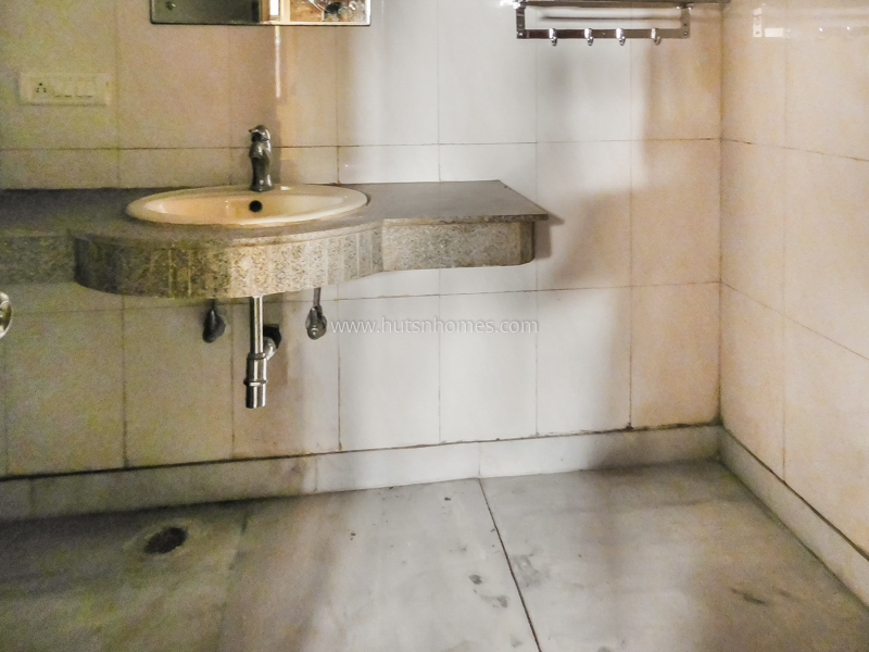 14 BHK House For Rent in New Friends Colony