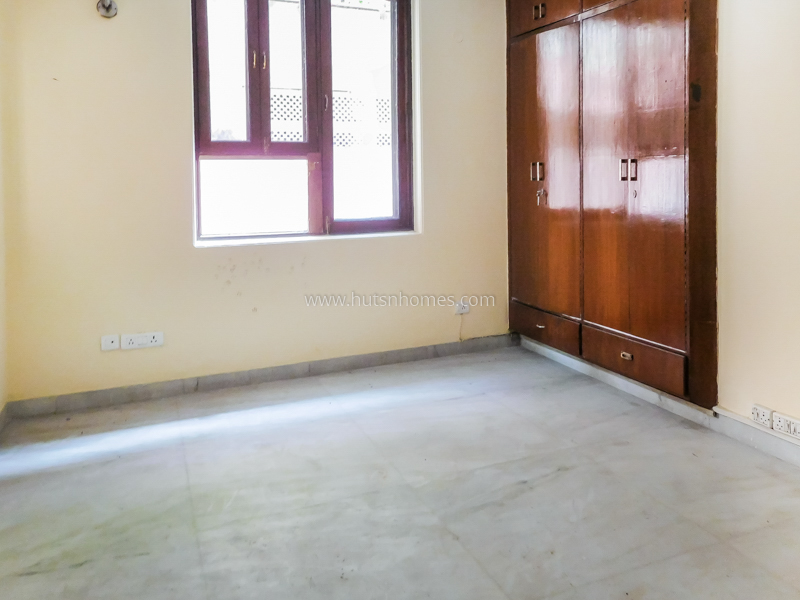 14 BHK House For Rent in New Friends Colony