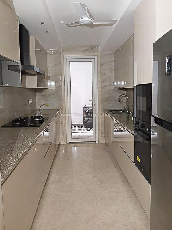 3 BHK Flat For Rent in Defence Colony