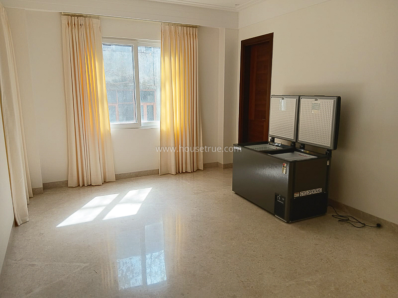 3 BHK Flat For Rent in Defence Colony
