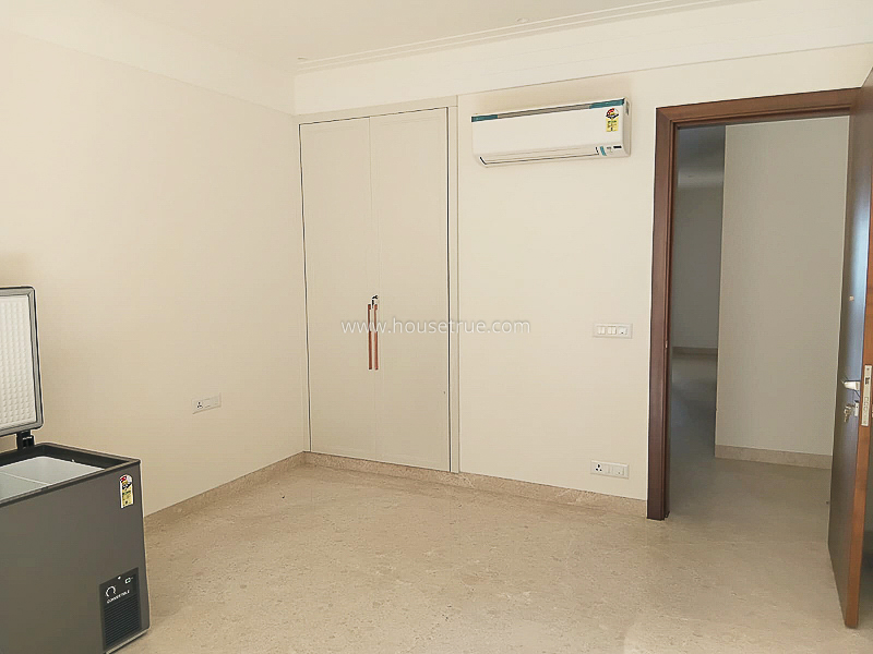 3 BHK Flat For Rent in Defence Colony
