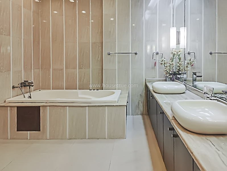 3 BHK Flat For Rent in Defence Colony