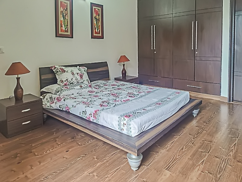 3 BHK Flat For Rent in Defence Colony