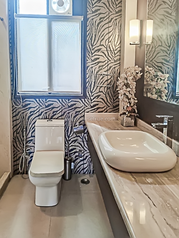 3 BHK Flat For Rent in Defence Colony